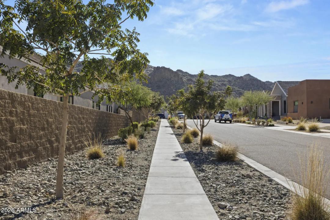 Real Estate Picture 14