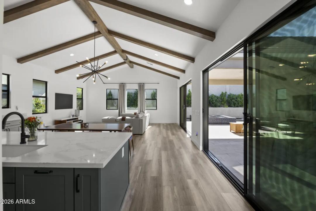 Real Estate Picture 24