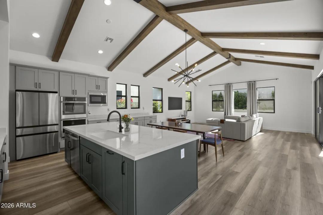 Real Estate Picture 25