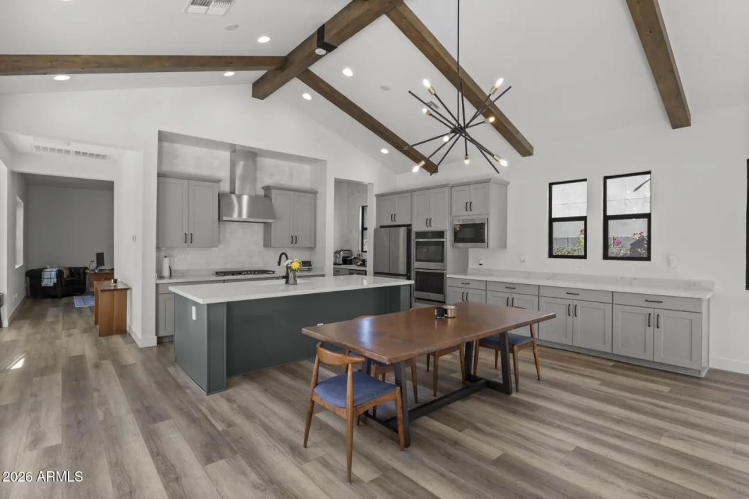 Real Estate Picture 32