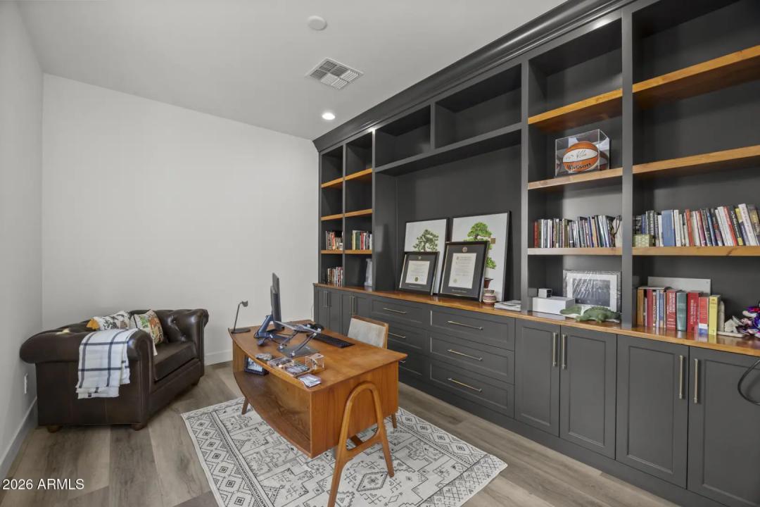 Real Estate Picture 42