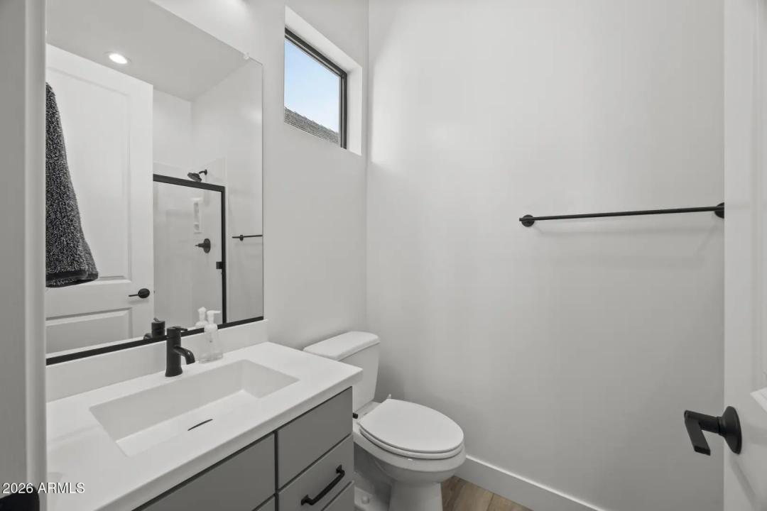 Real Estate Picture 60