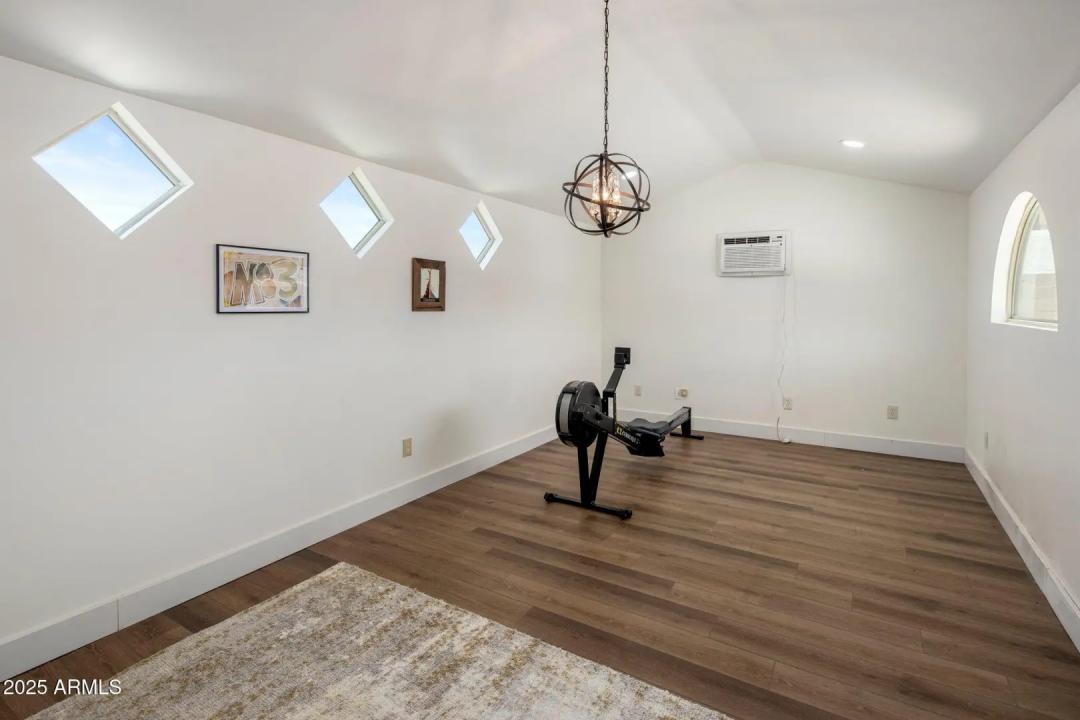 Real Estate Picture 19