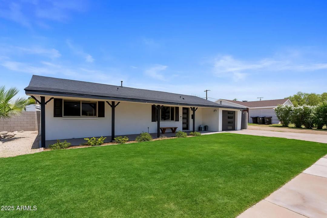 Real Estate Picture 24