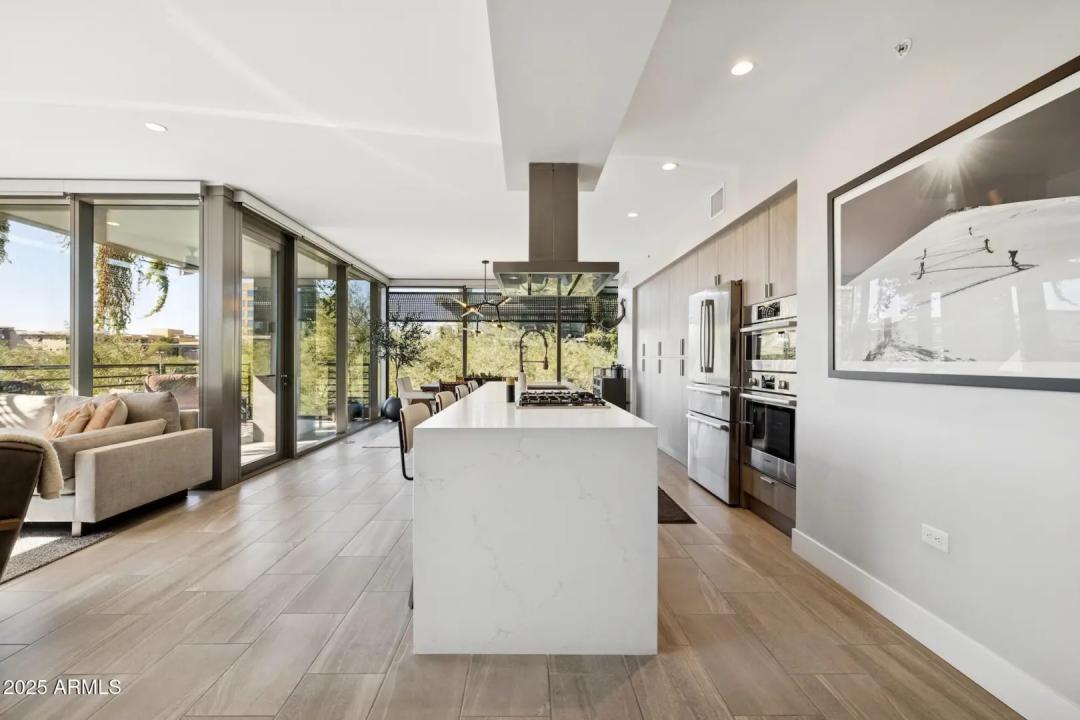 Real Estate Picture 7