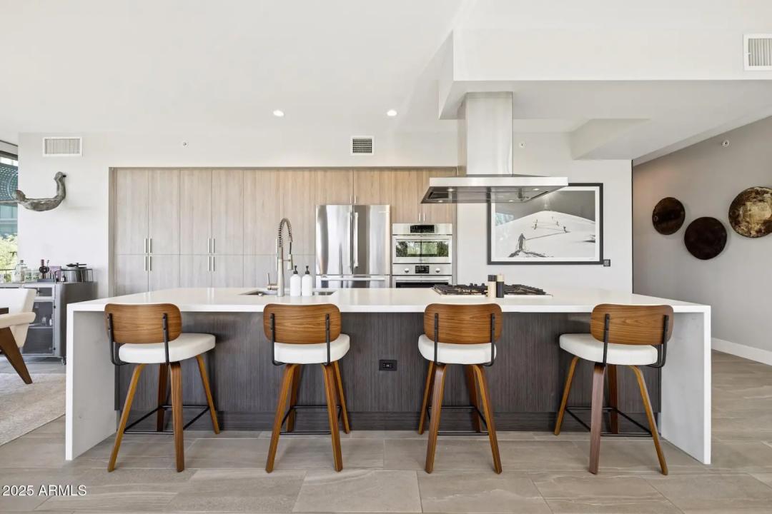 Real Estate Picture 9