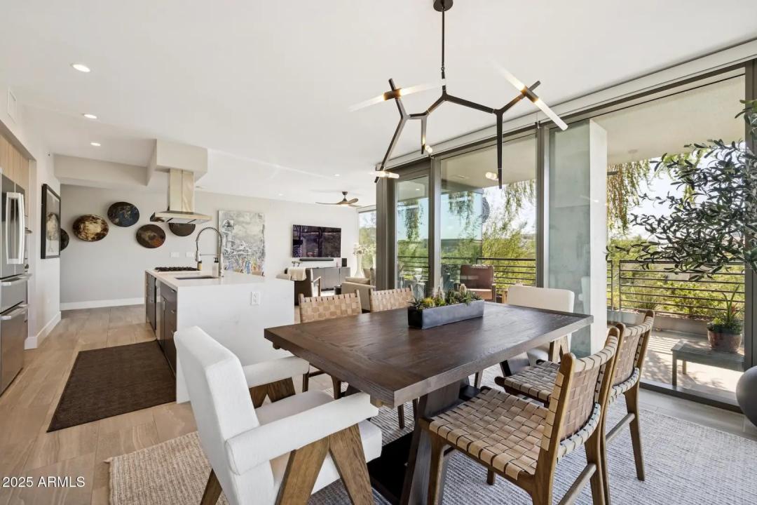 Real Estate Picture 11