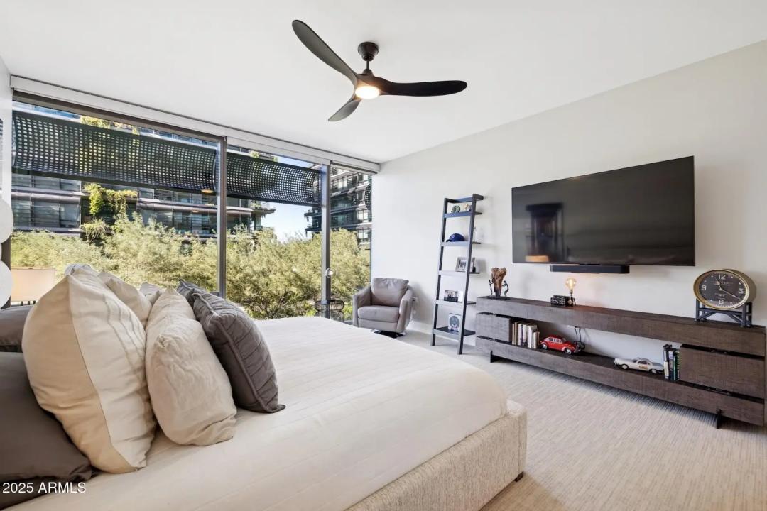 Real Estate Picture 24