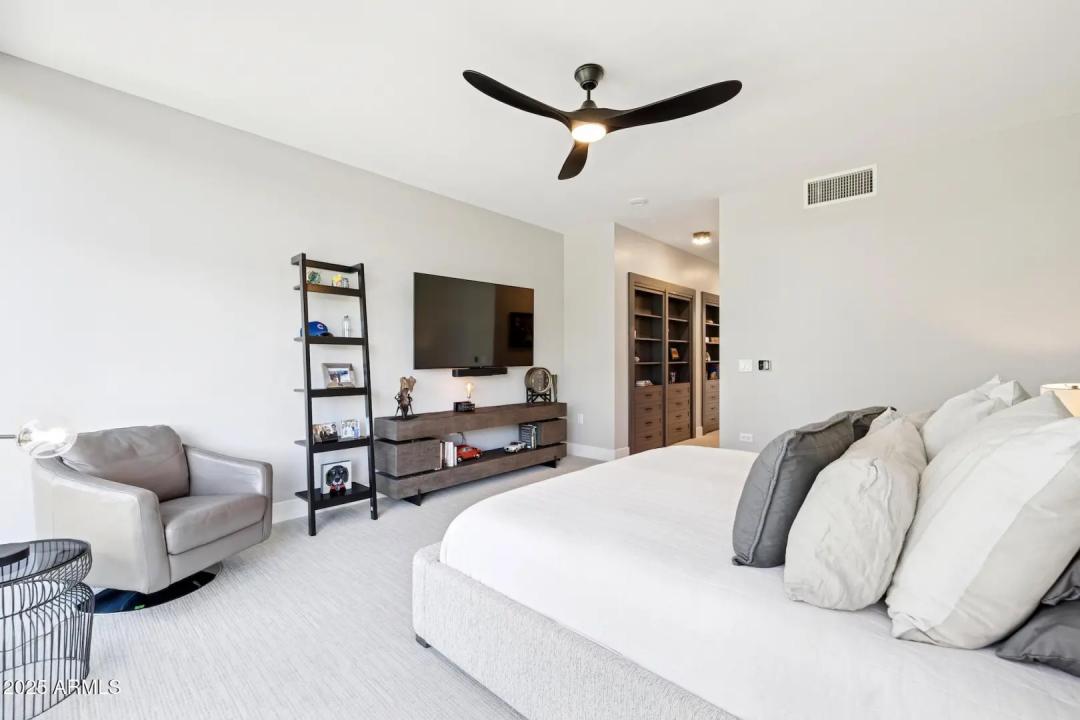 Real Estate Picture 25