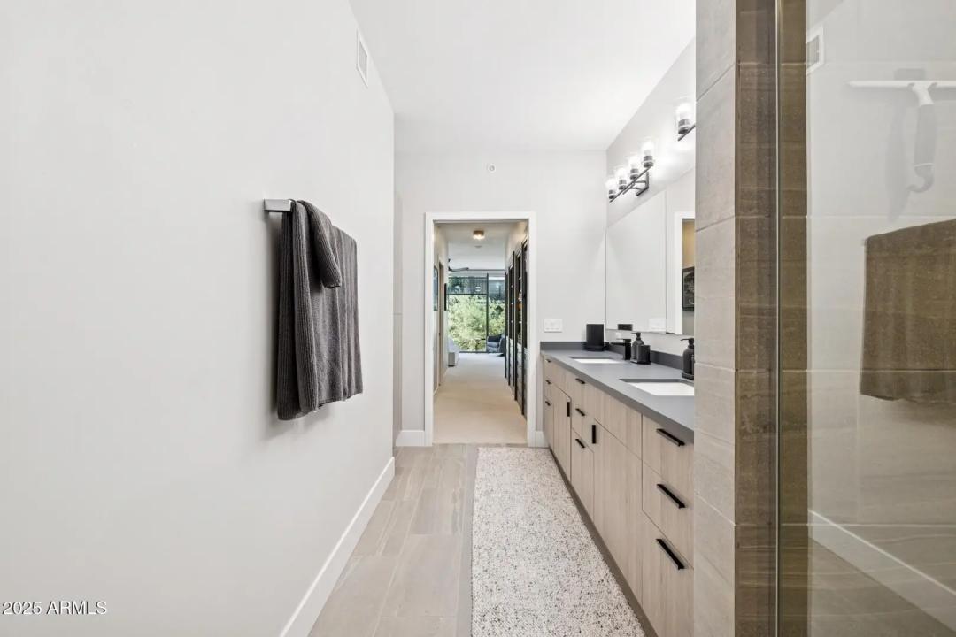 Real Estate Picture 30