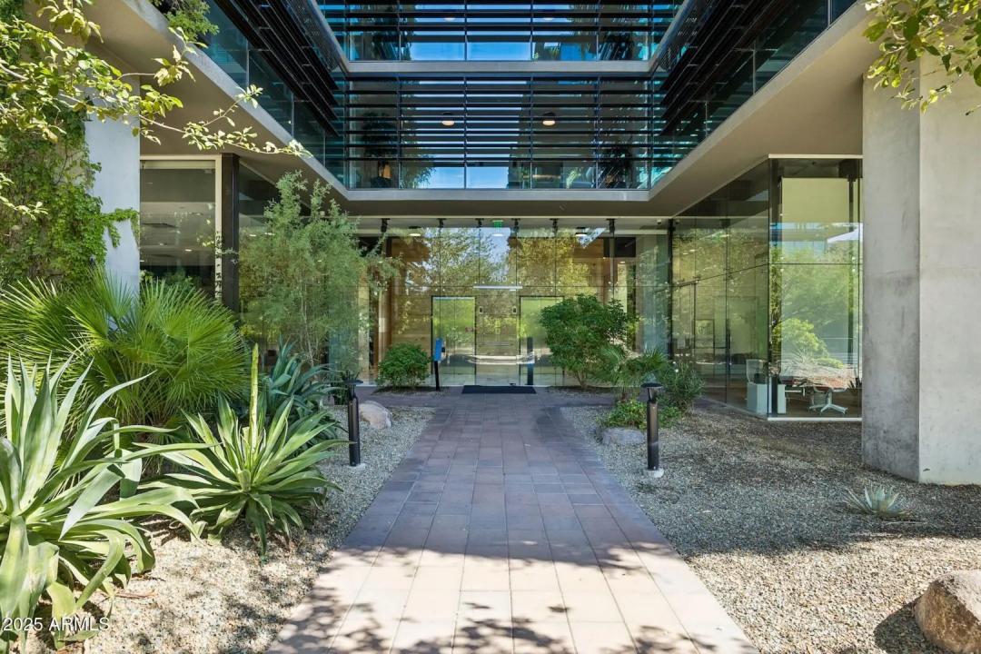 Real Estate Picture 3