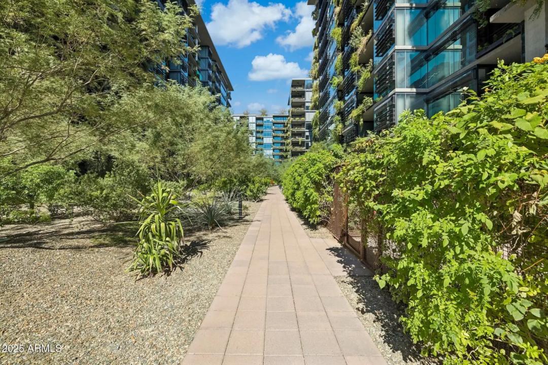 Real Estate Picture 70