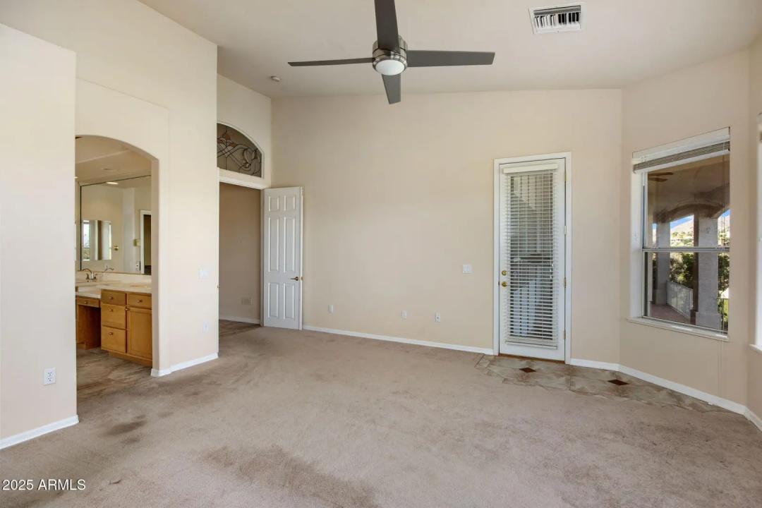 Real Estate Picture 12