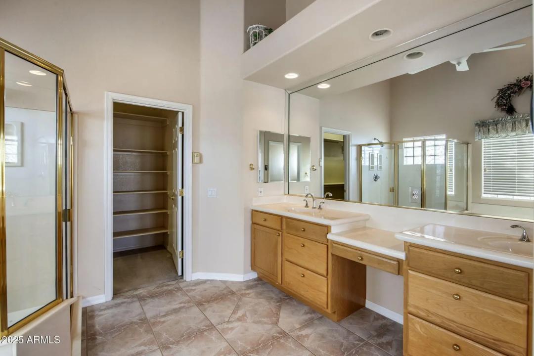 Real Estate Picture 14