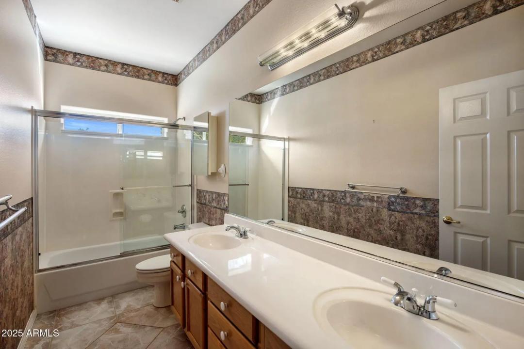 Real Estate Picture 17