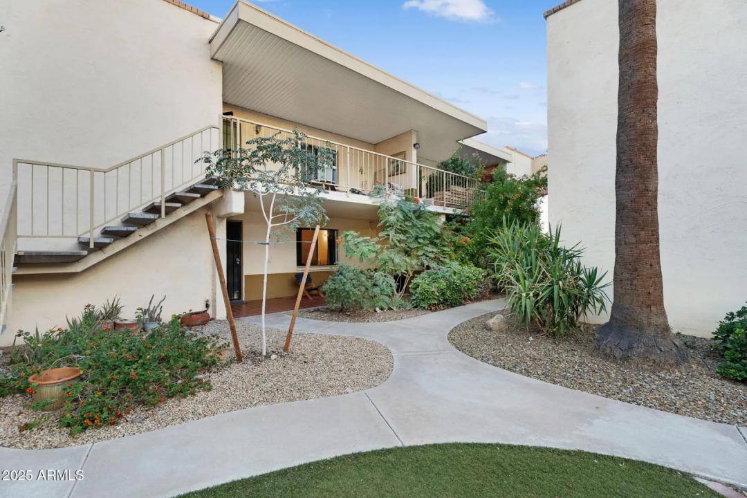 3030 E CLARENDON Avenue Unit 6 Phoenix AZ 85016