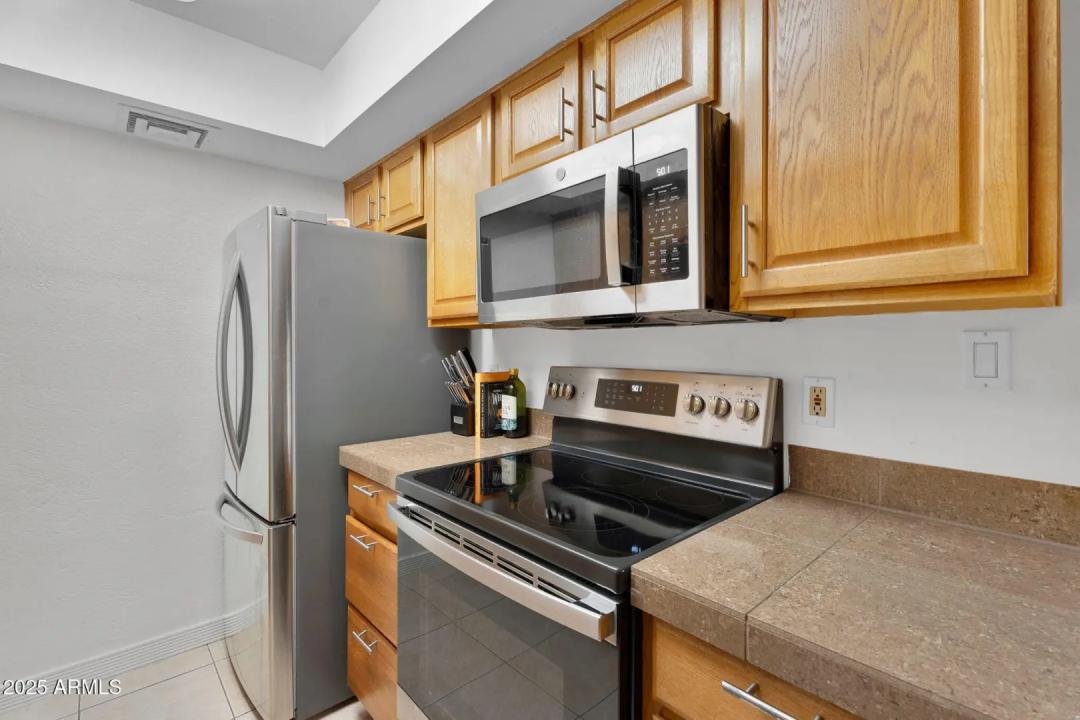 Real Estate Picture 7