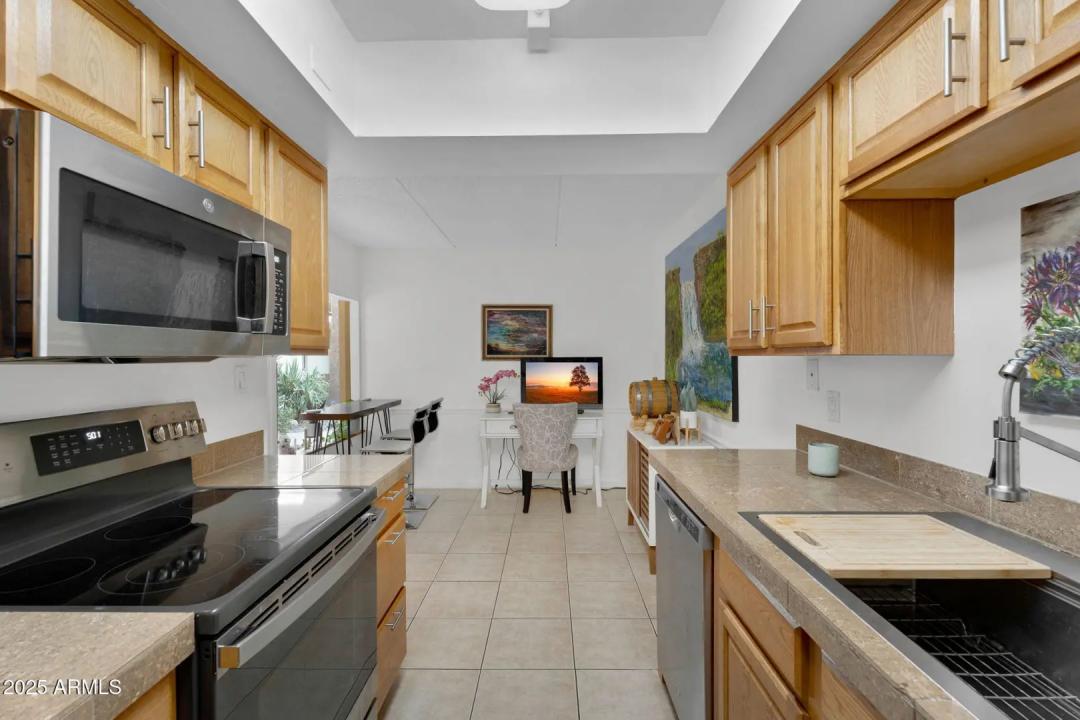 Real Estate Picture 8