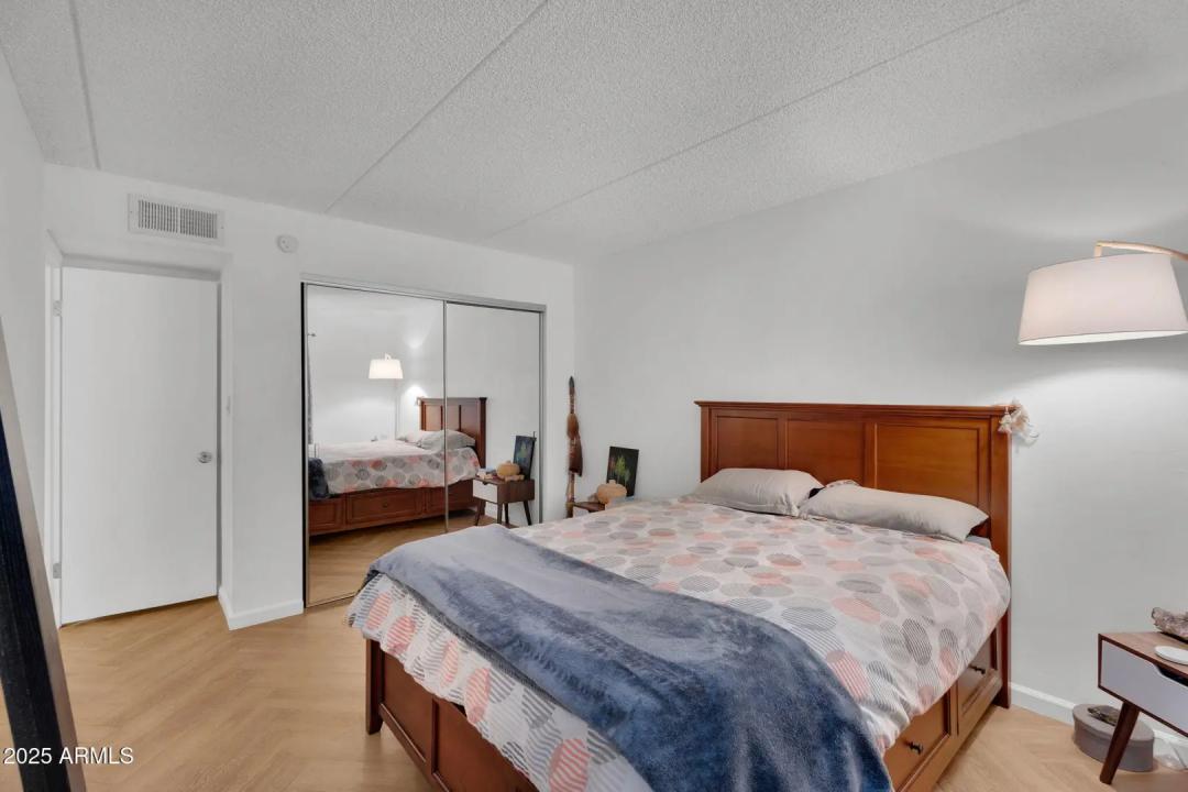 Real Estate Picture 12