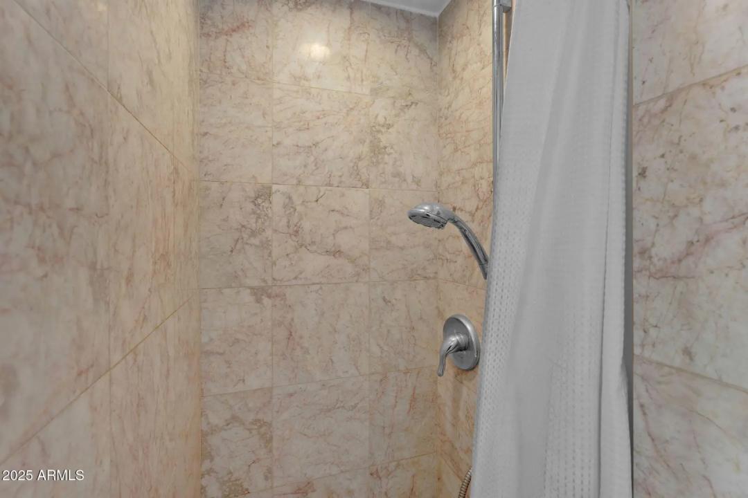 Real Estate Picture 14