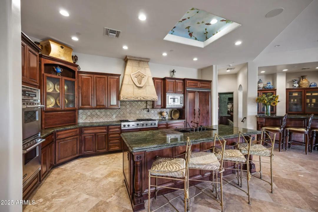 Real Estate Picture 23