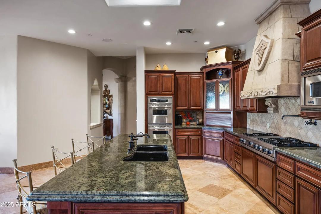 Real Estate Picture 24