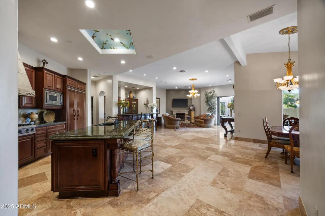 Real Estate Picture 25