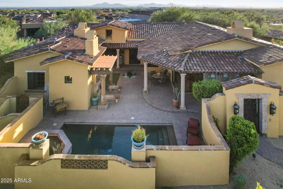 Real Estate Picture 6