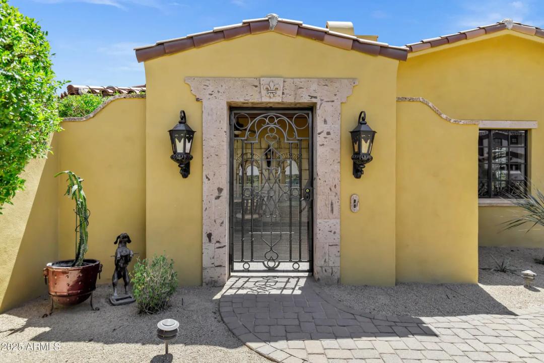 Real Estate Picture 4