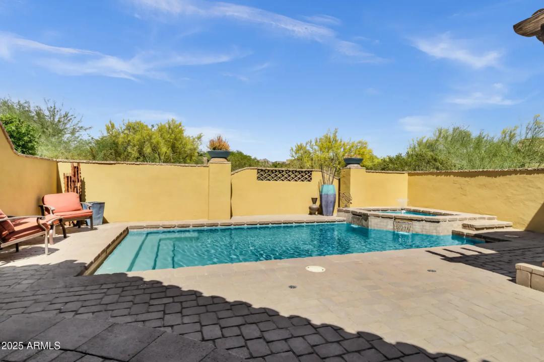 Real Estate Picture 10