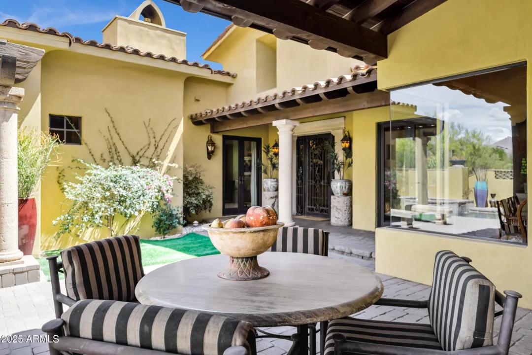 Real Estate Picture 14