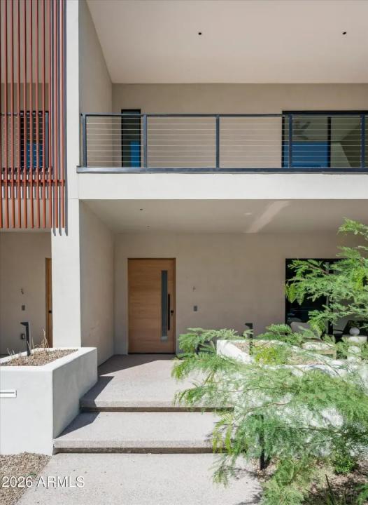 Real Estate Picture 4
