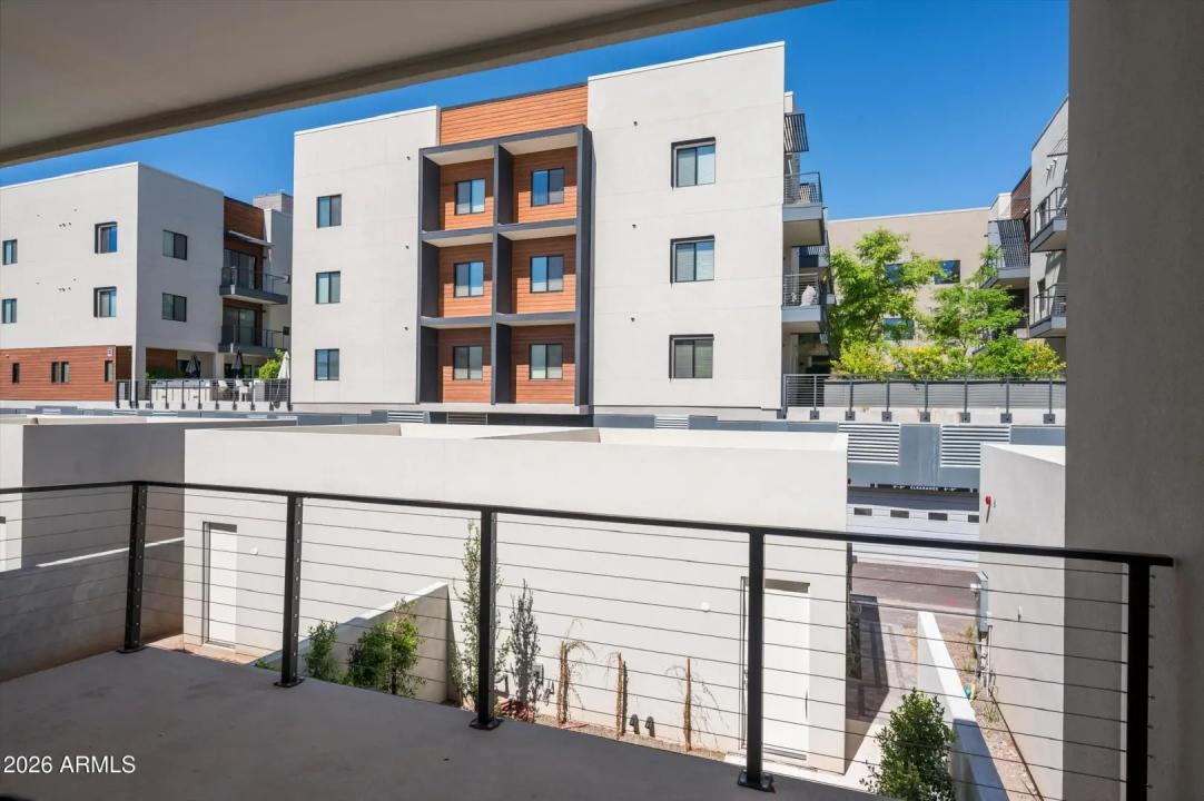 Real Estate Picture 30