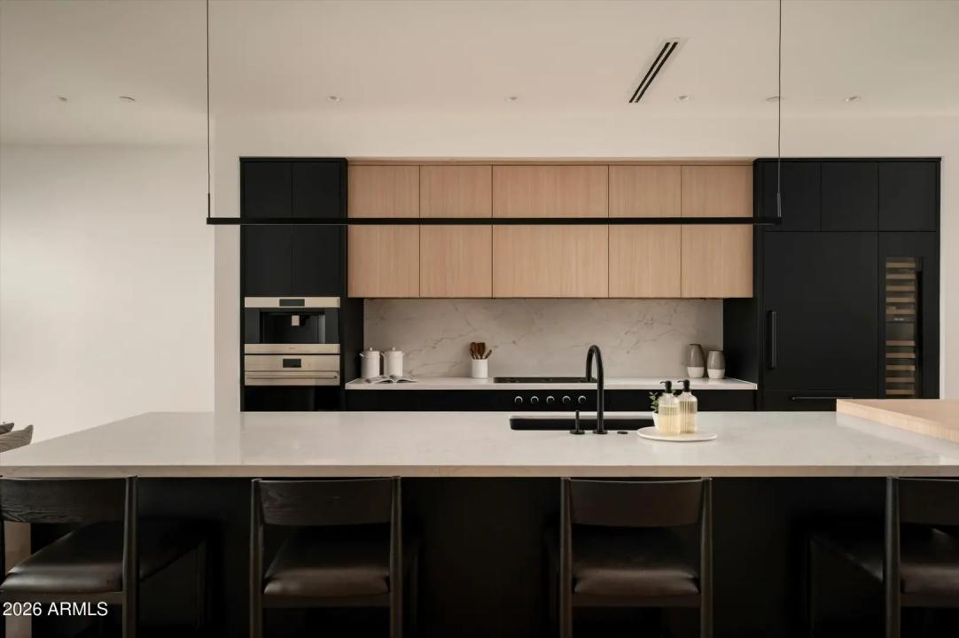 Real Estate Picture 9