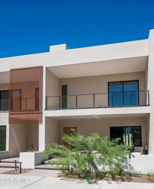 Real Estate Picture 4