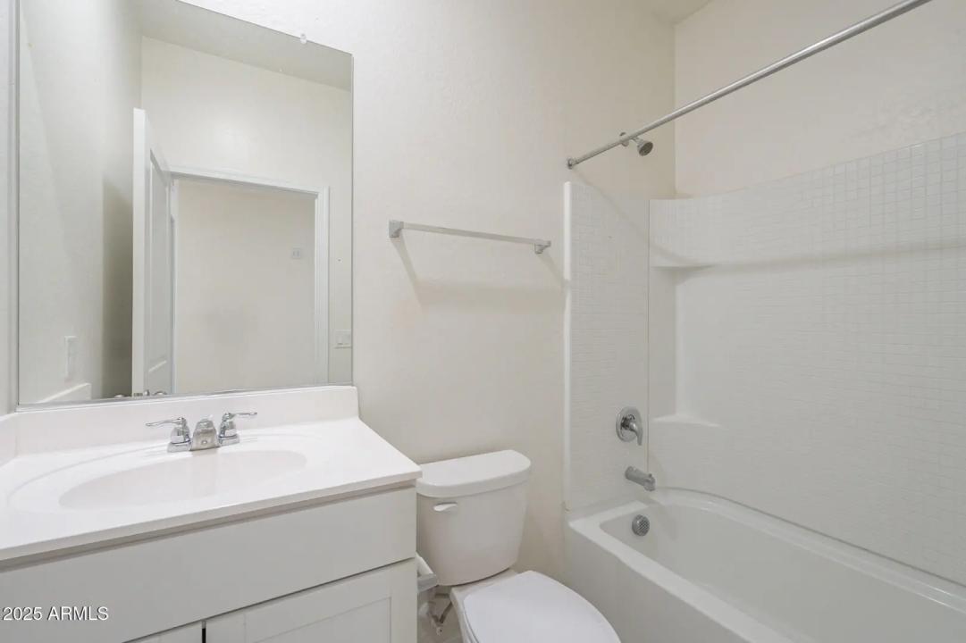 Real Estate Picture 11