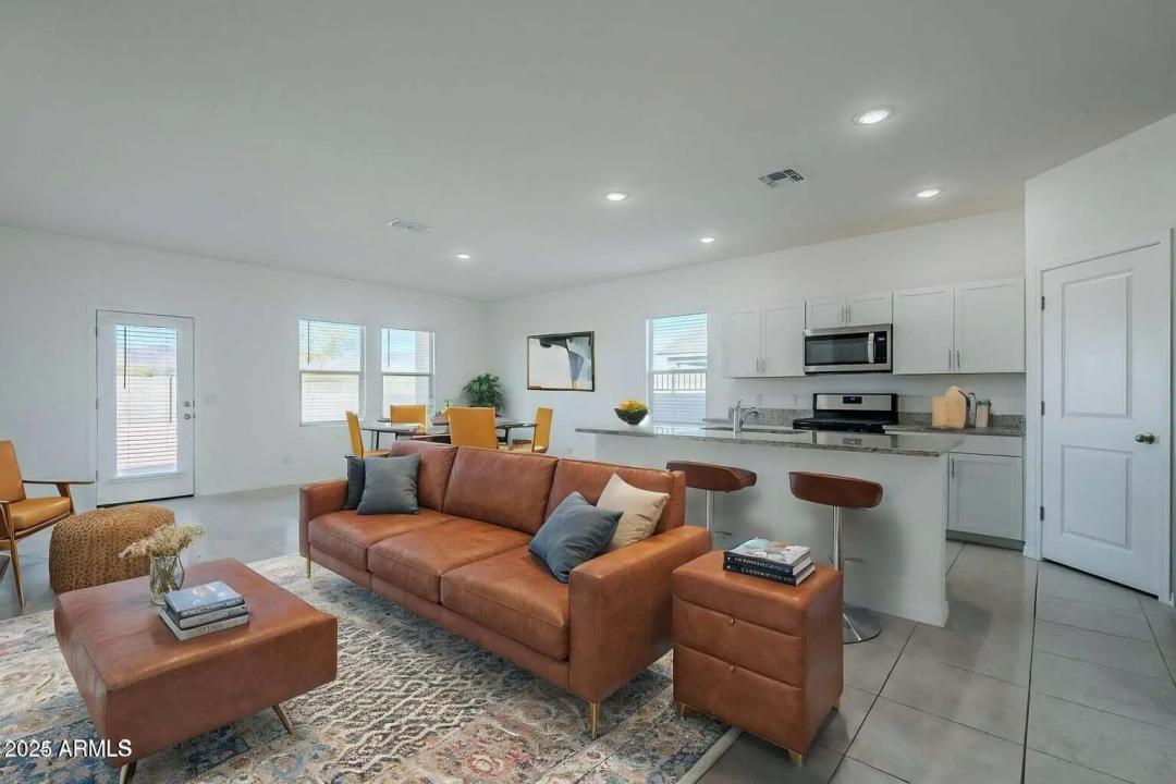 Real Estate Picture 3