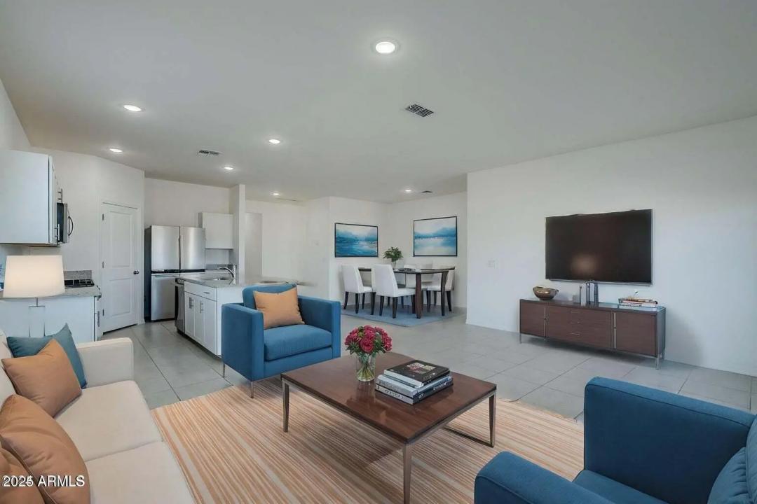 Real Estate Picture 5