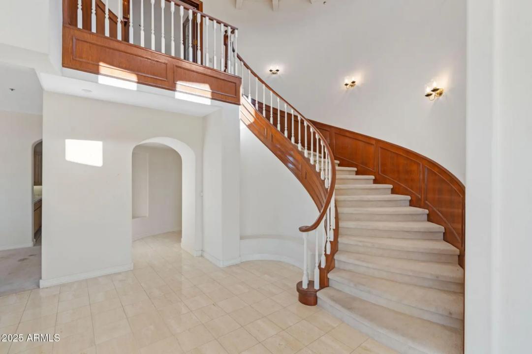 Real Estate Picture 9