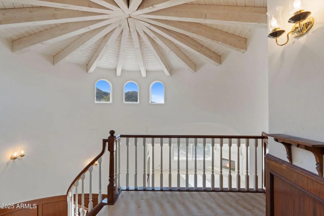 Real Estate Picture 11