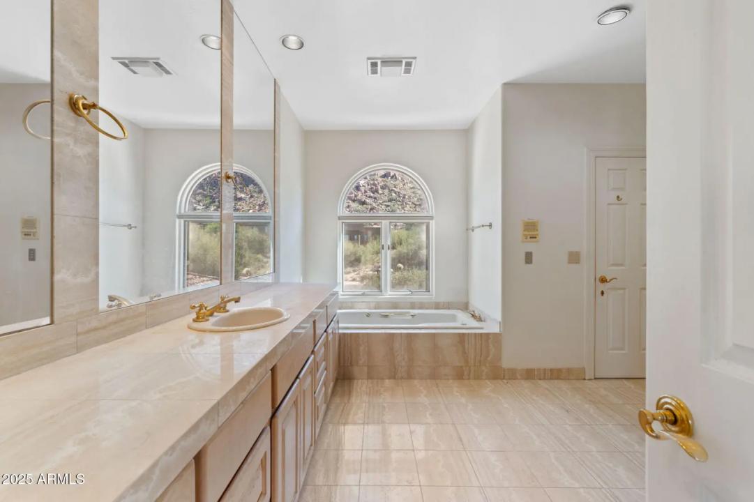 Real Estate Picture 10