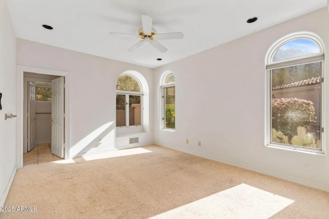 Real Estate Picture 16