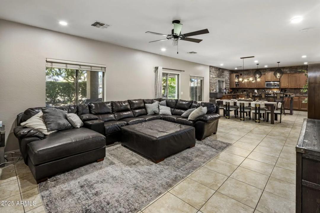 Real Estate Picture 8