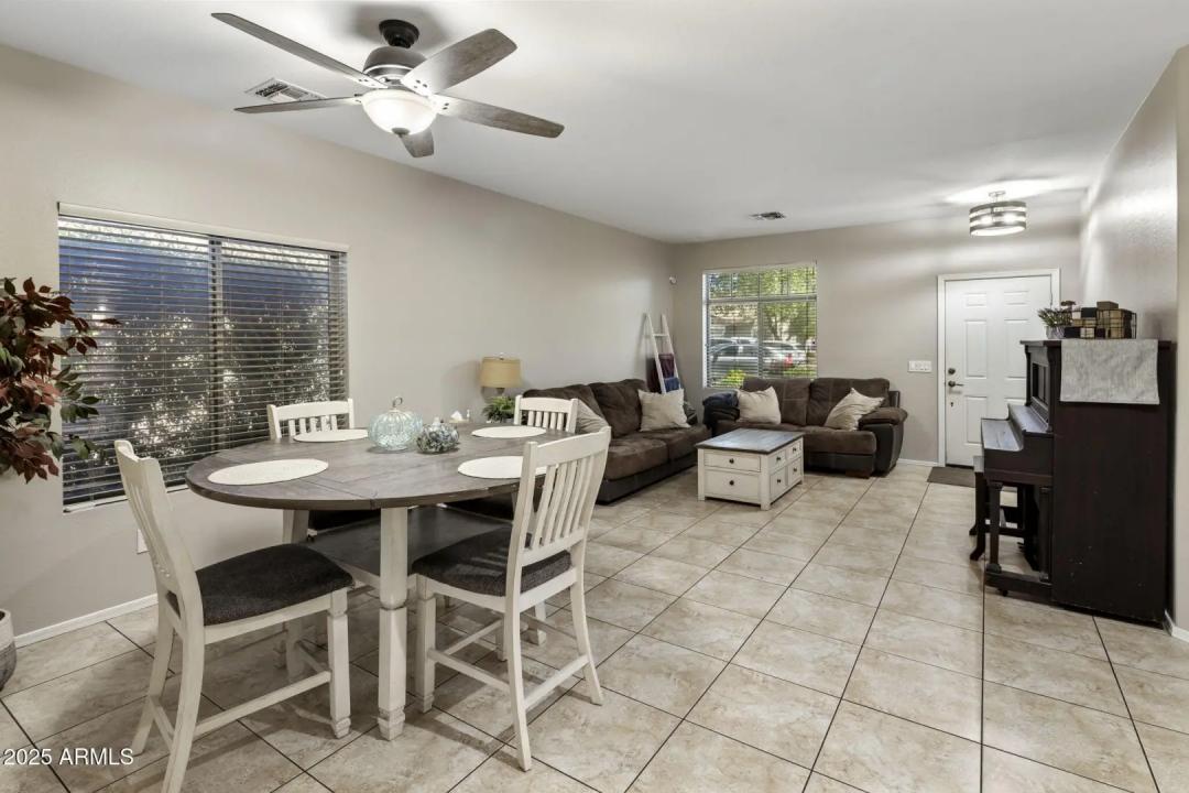 Real Estate Picture 14