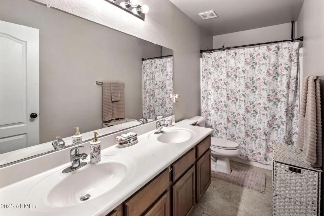 Real Estate Picture 28