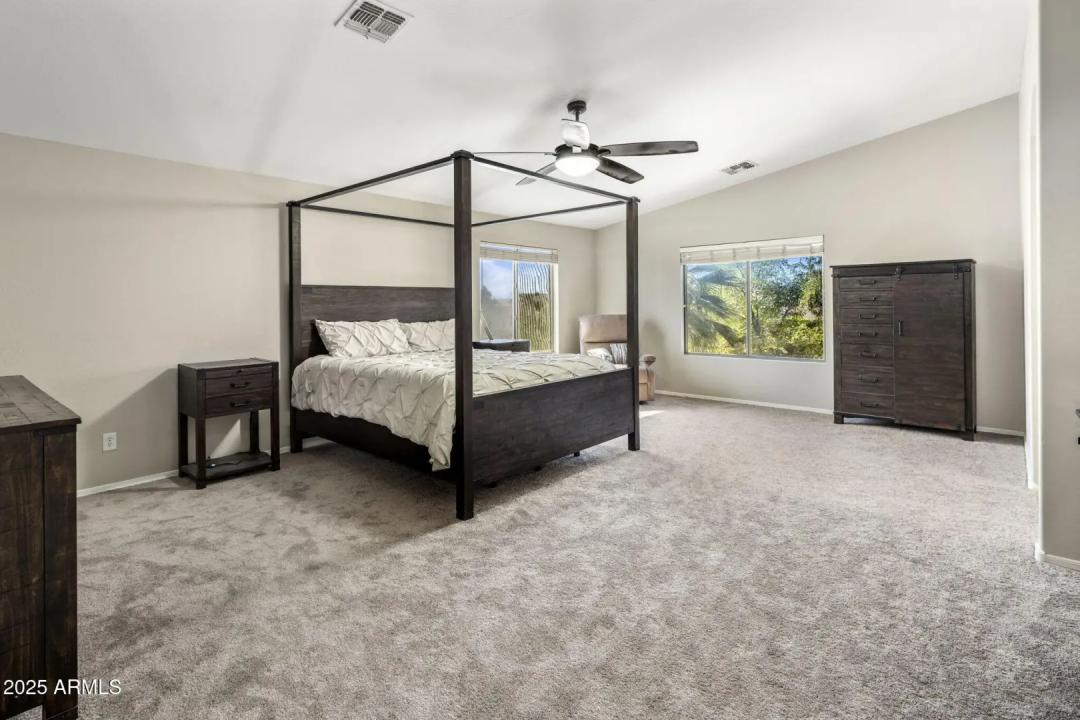 Real Estate Picture 18