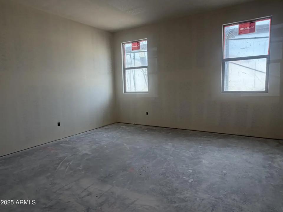 Real Estate Picture 8