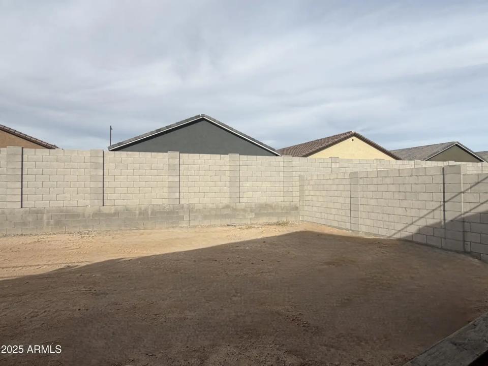 Real Estate Picture 9