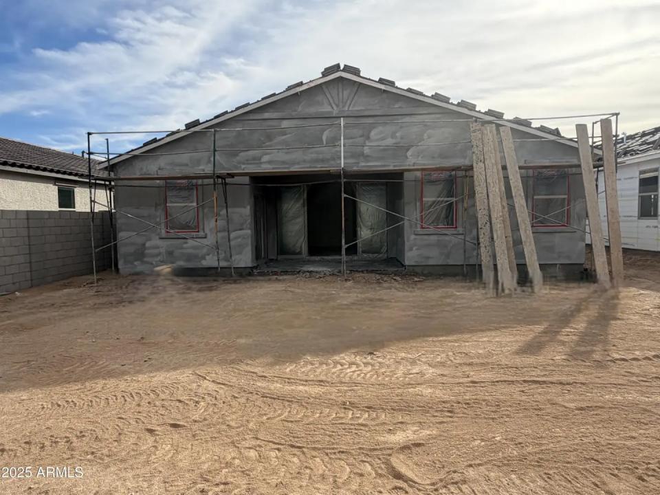 Real Estate Picture 11