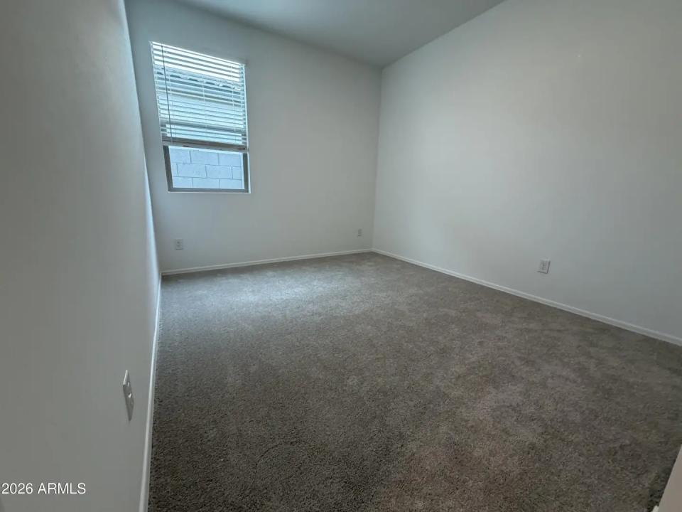 Real Estate Picture 5